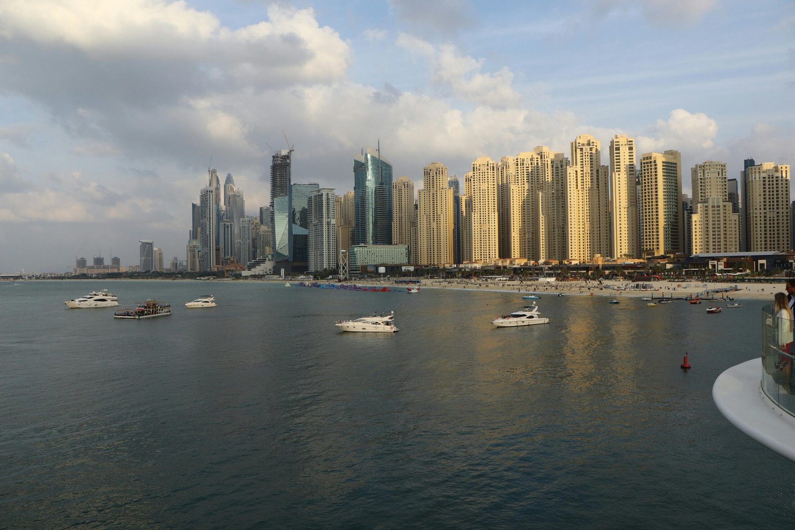 Dubai Marina Real Estate: Best Buildings & Investment Guide