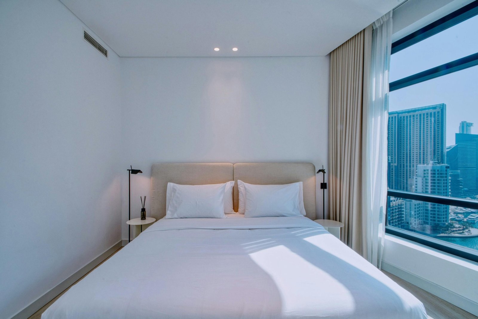 Short Term Rental on Airbnb in Dubai — Rules, ROI & Best Areas