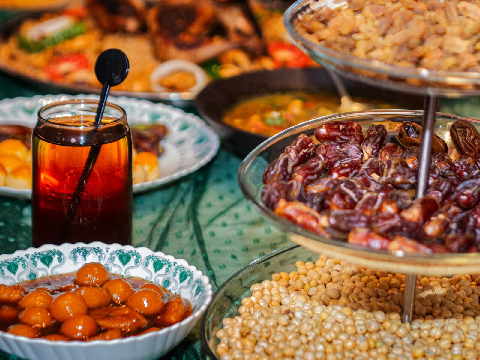 Dubai Ramadan Guide for Expats: Rules & Etiquette