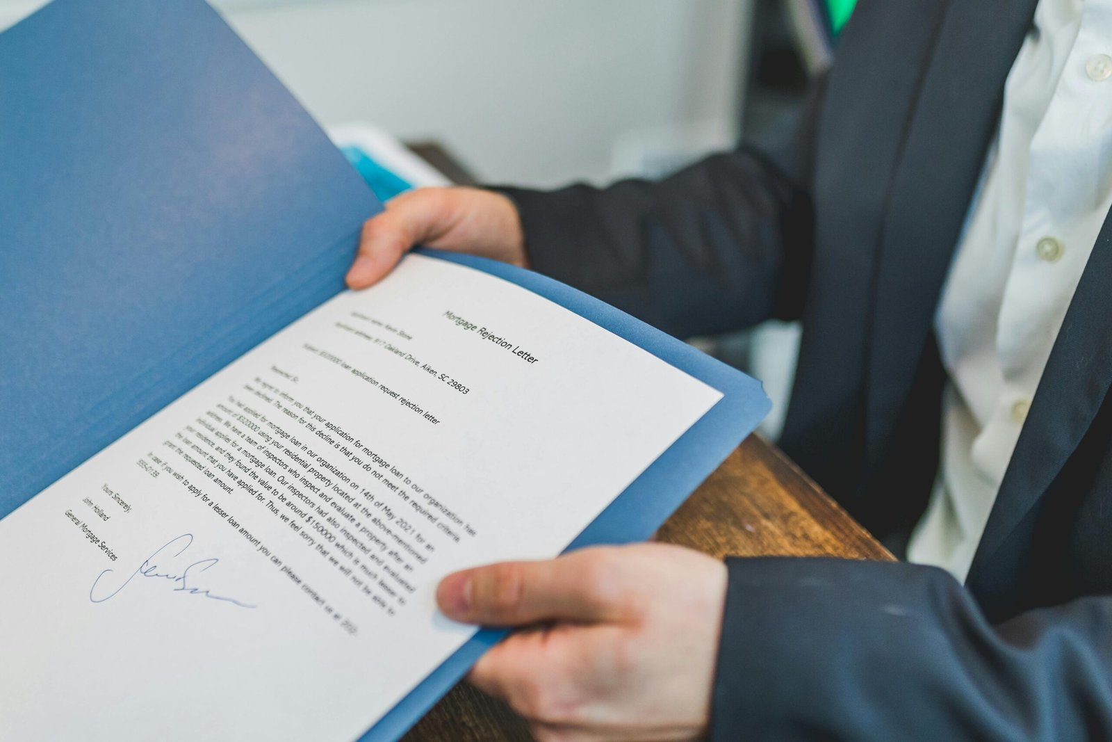 Dubai Property Mortgage vs Cash Purchase — Which Is Better?